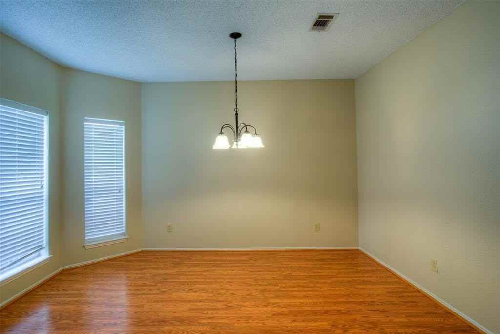6701 Hornbeam Ct - Photo 3 of 23