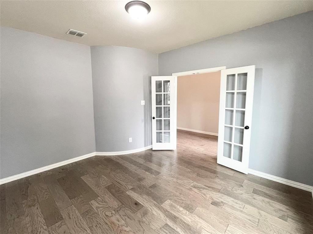 10301 Matador Dr - Photo 4 of 33