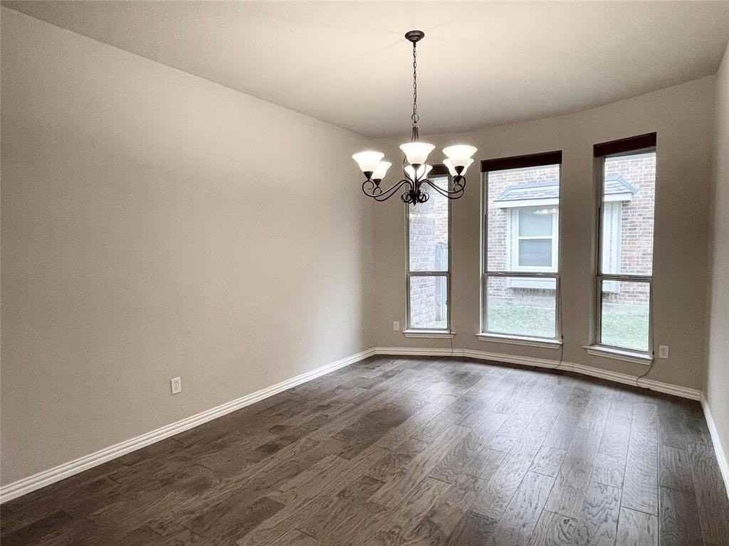 10301 Matador Dr - Photo 5 of 33