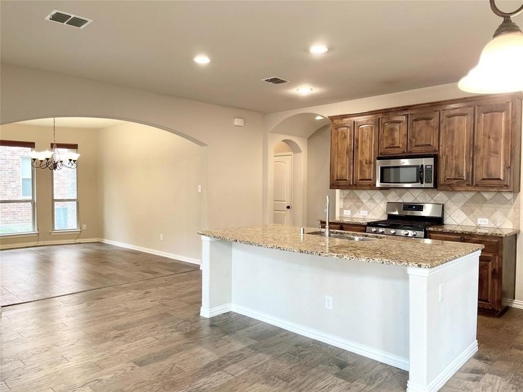 10301 Matador Dr - Photo 7 of 33