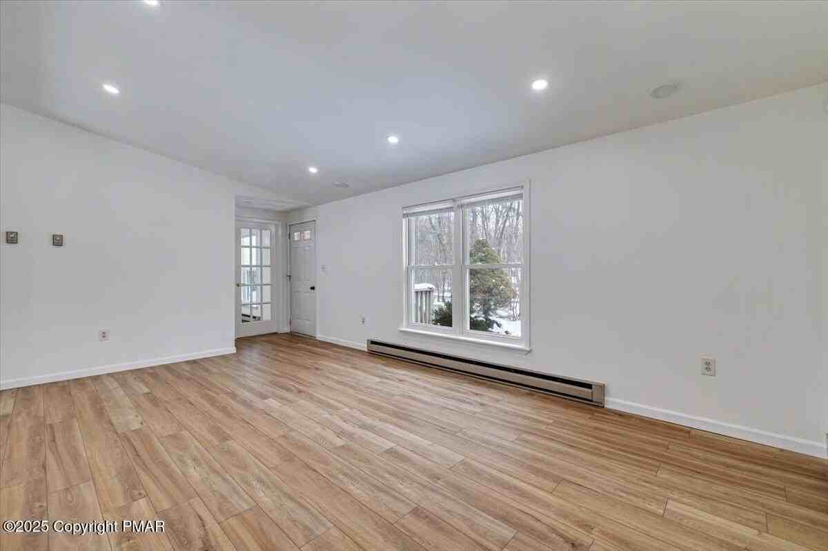 115 Daisy Dr - Photo 4 of 14