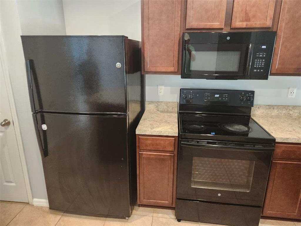 5274 Oakland Lake Cir - Photo 3 of 16