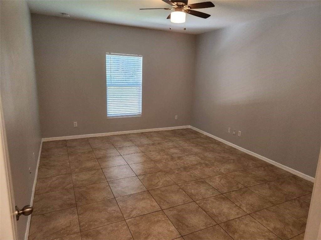 5274 Oakland Lake Cir - Photo 5 of 16