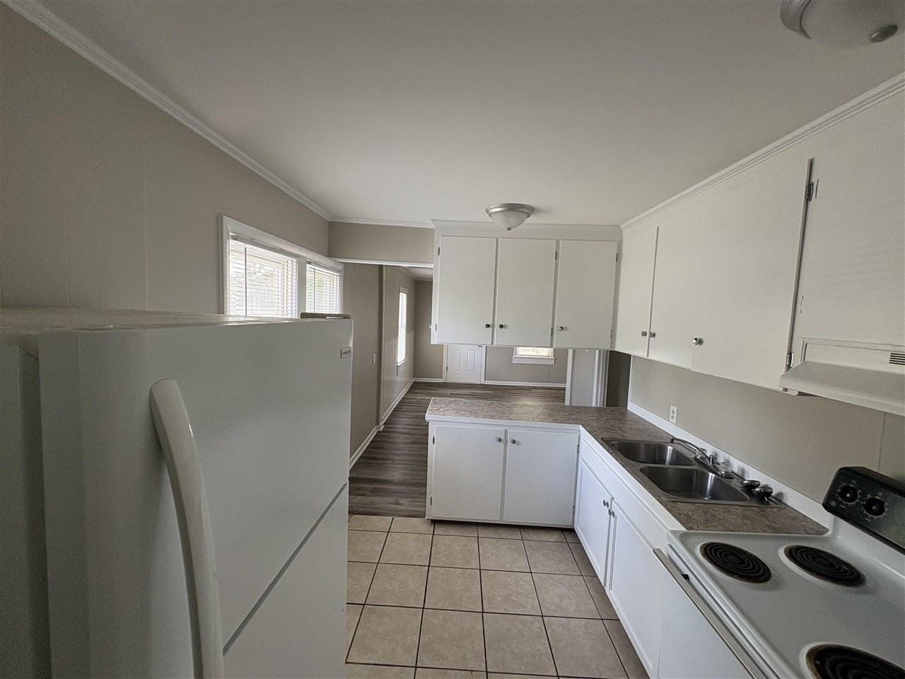 820 Winona Ct - Photo 4 of 12