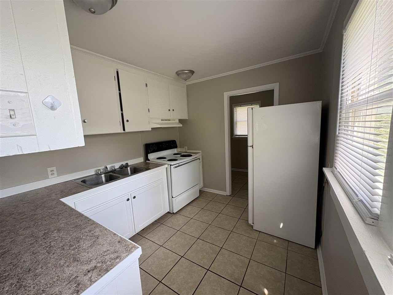 820 Winona Ct - Photo 5 of 12