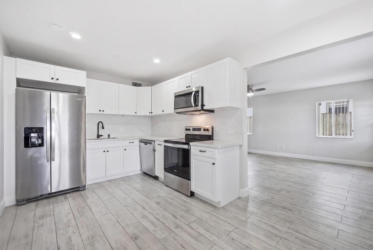 712 Ne 10th Ave - Photo 4 of 23