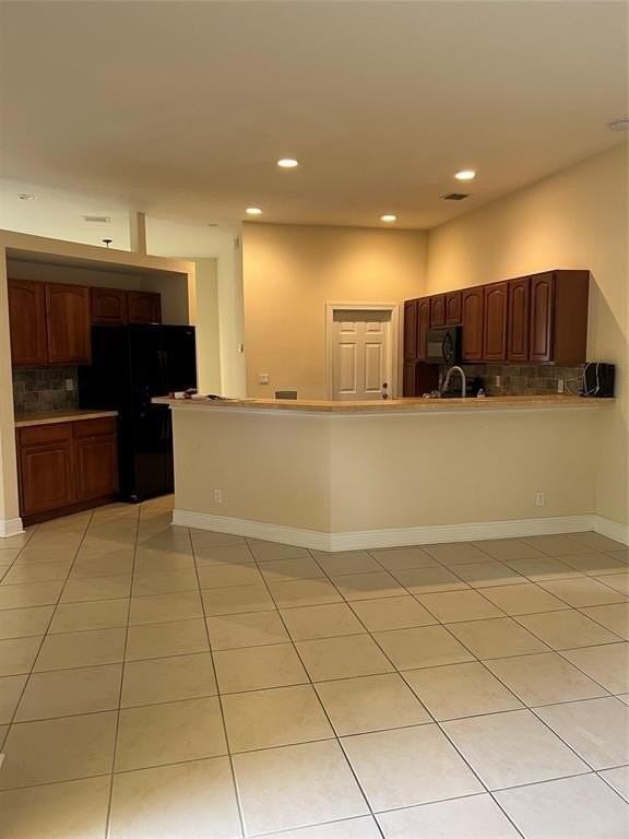 120 Sw Grimaldo Ter - Photo 3 of 6