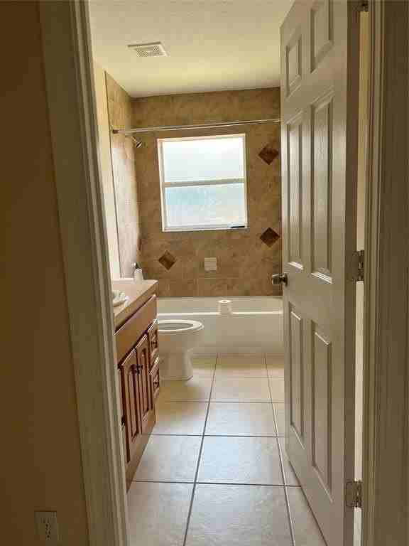 120 Sw Grimaldo Ter - Photo 4 of 6