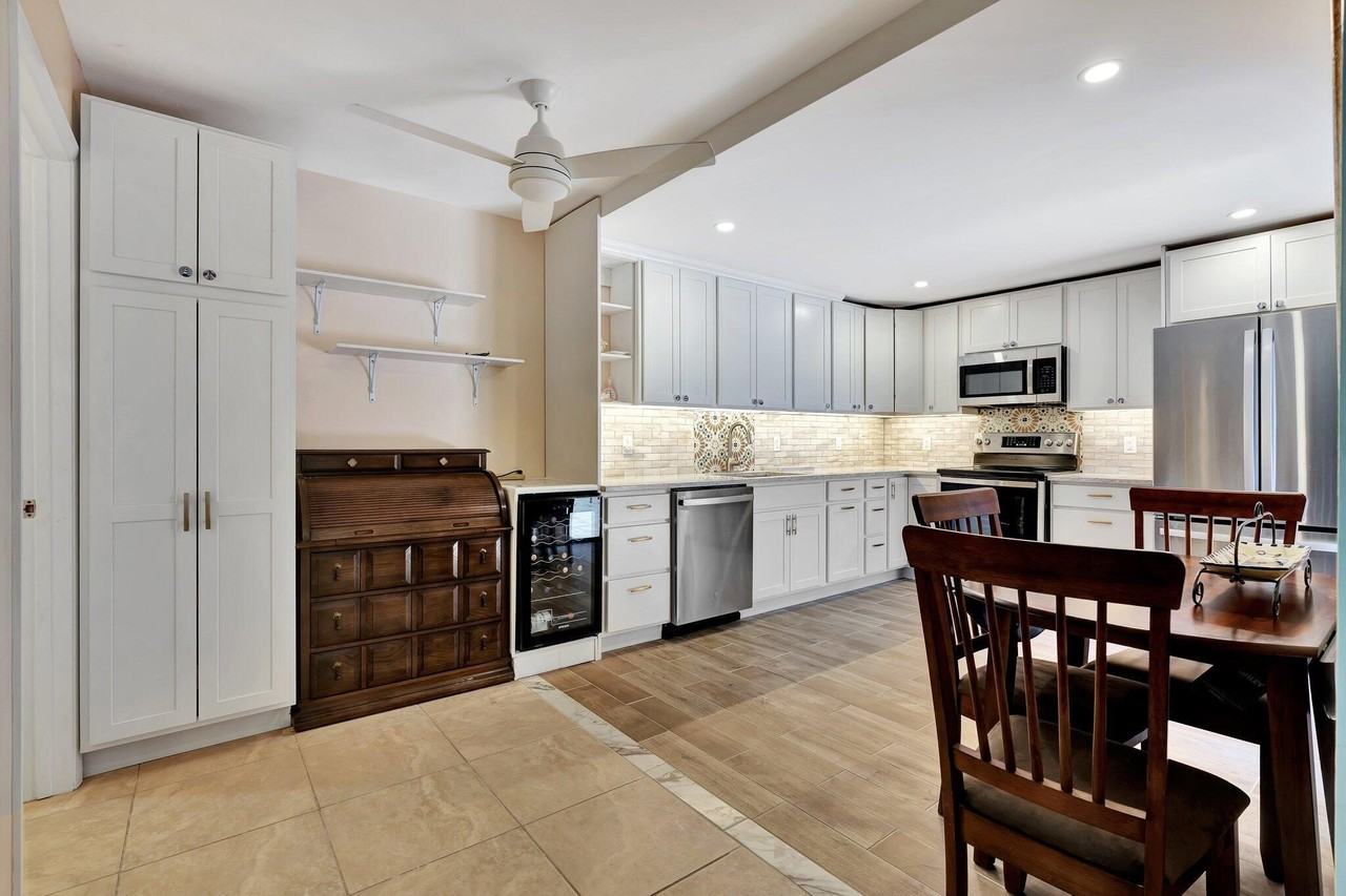 3016 30th Ct - Photo 2 of 8