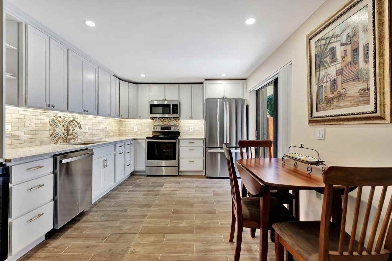 3016 30th Ct - Photo 3 of 8