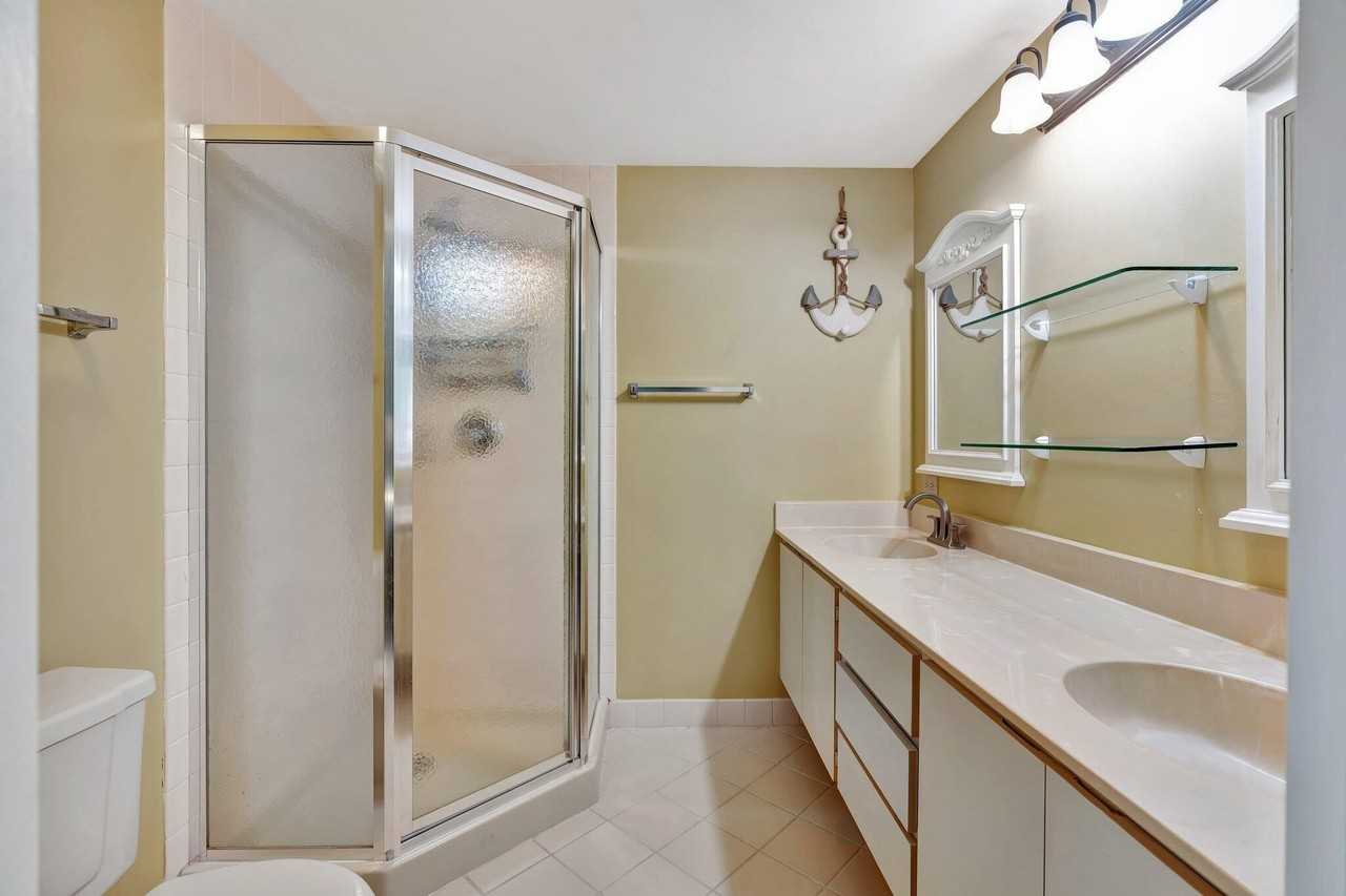 3016 30th Ct - Photo 7 of 8