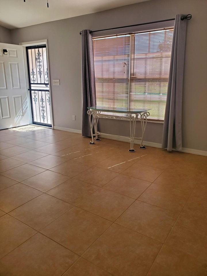 3234 Sw Fillmore St - Photo 4 of 45