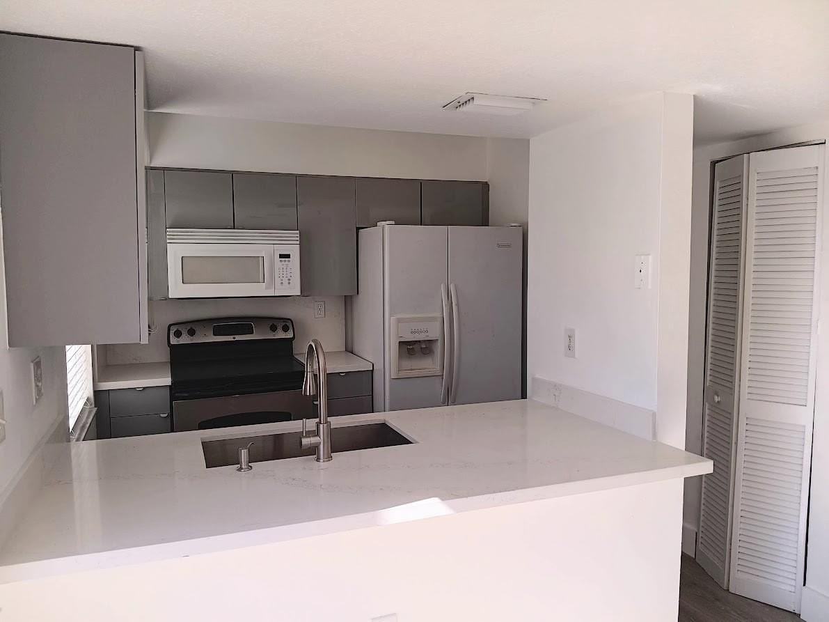 150 Riviera Cir - Photo 5 of 10