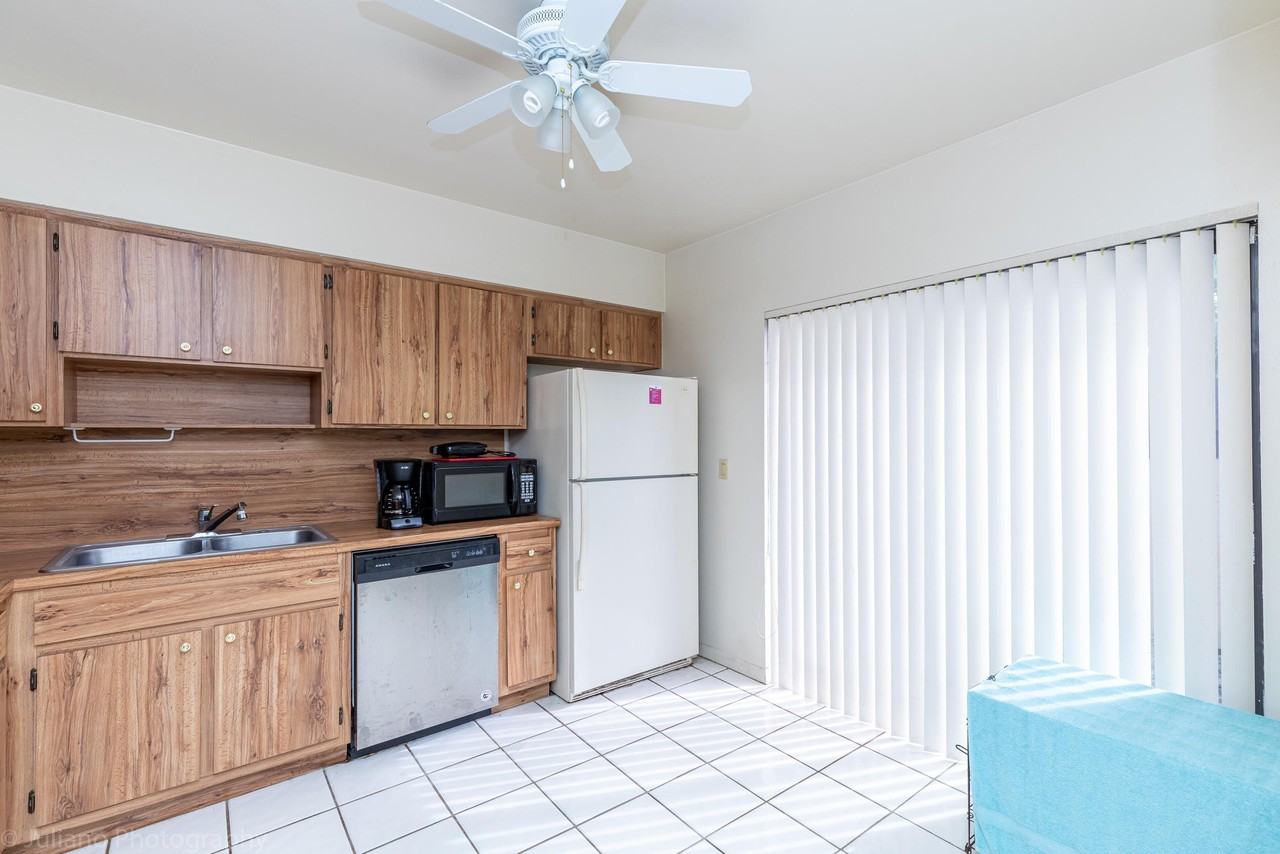 6989 Nw 29th Ln - Photo 4 of 16