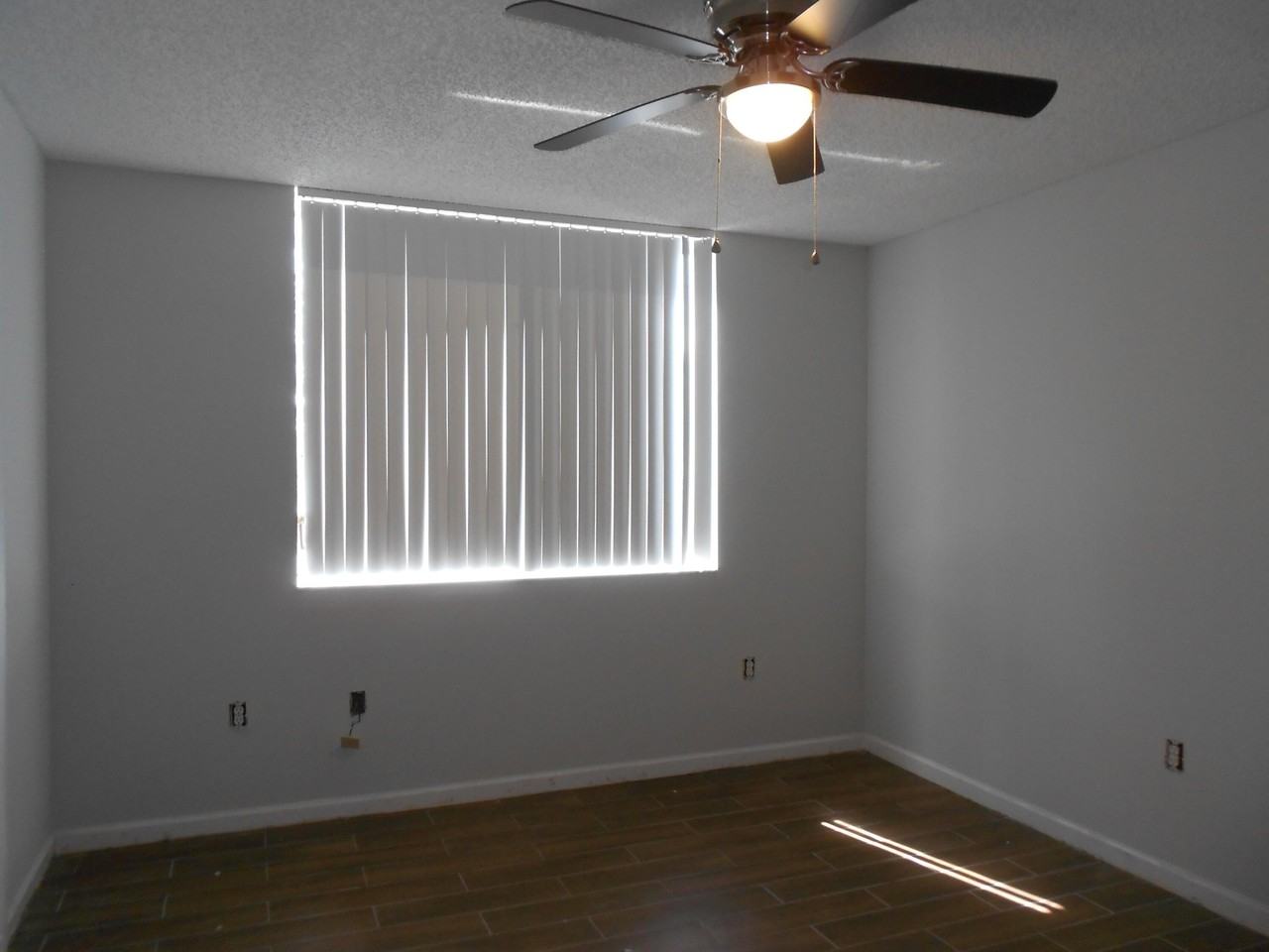 300 Scotia Dr #203 - Photo 7 of 27