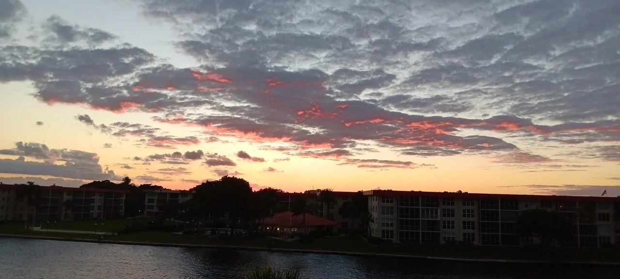 1150 Hillsboro Mile Hillsboro Mile #309 - Photo 3 of 50