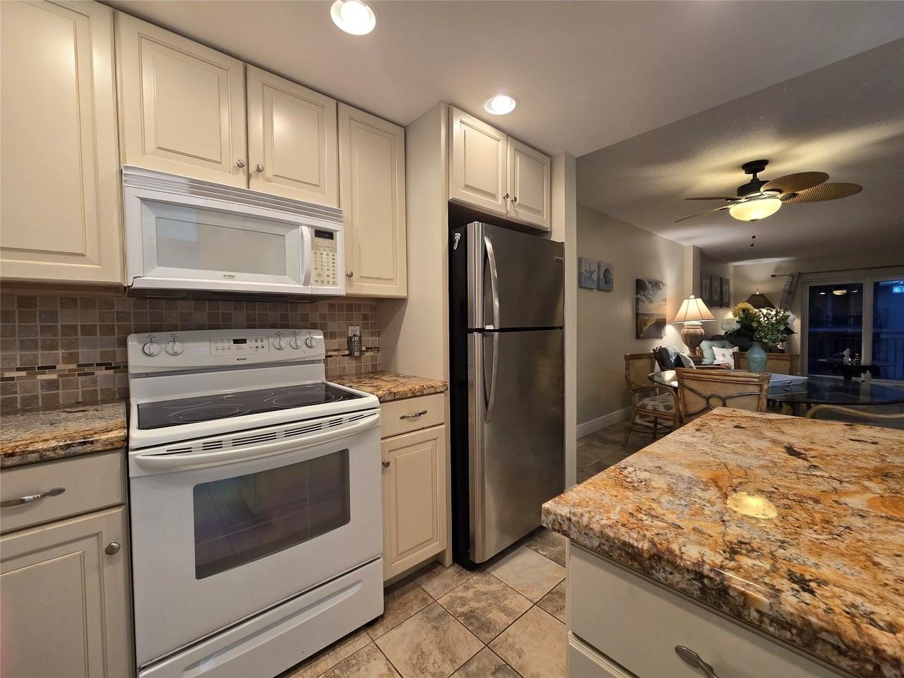 1161 Hillsboro Mile #506 - Photo 6 of 50