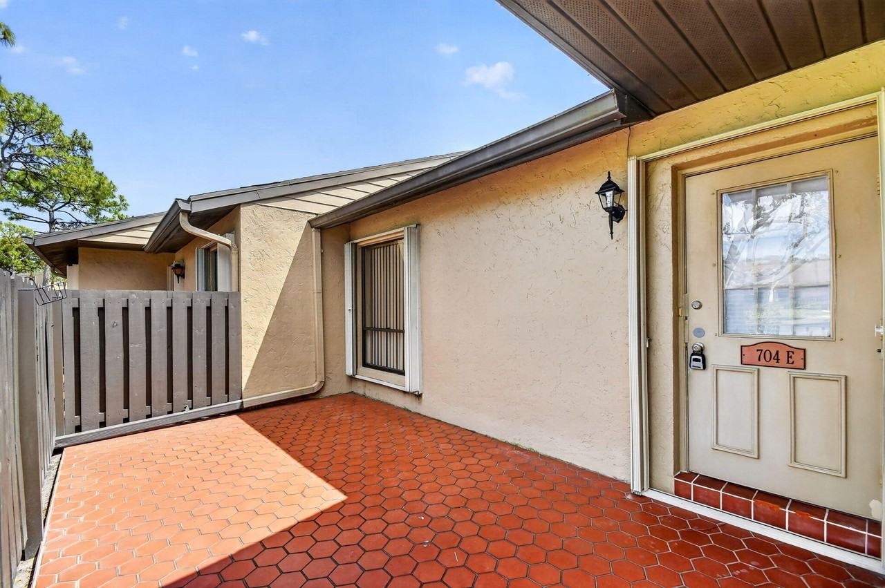 704 Sunny Pine Way #E - Photo 3 of 46