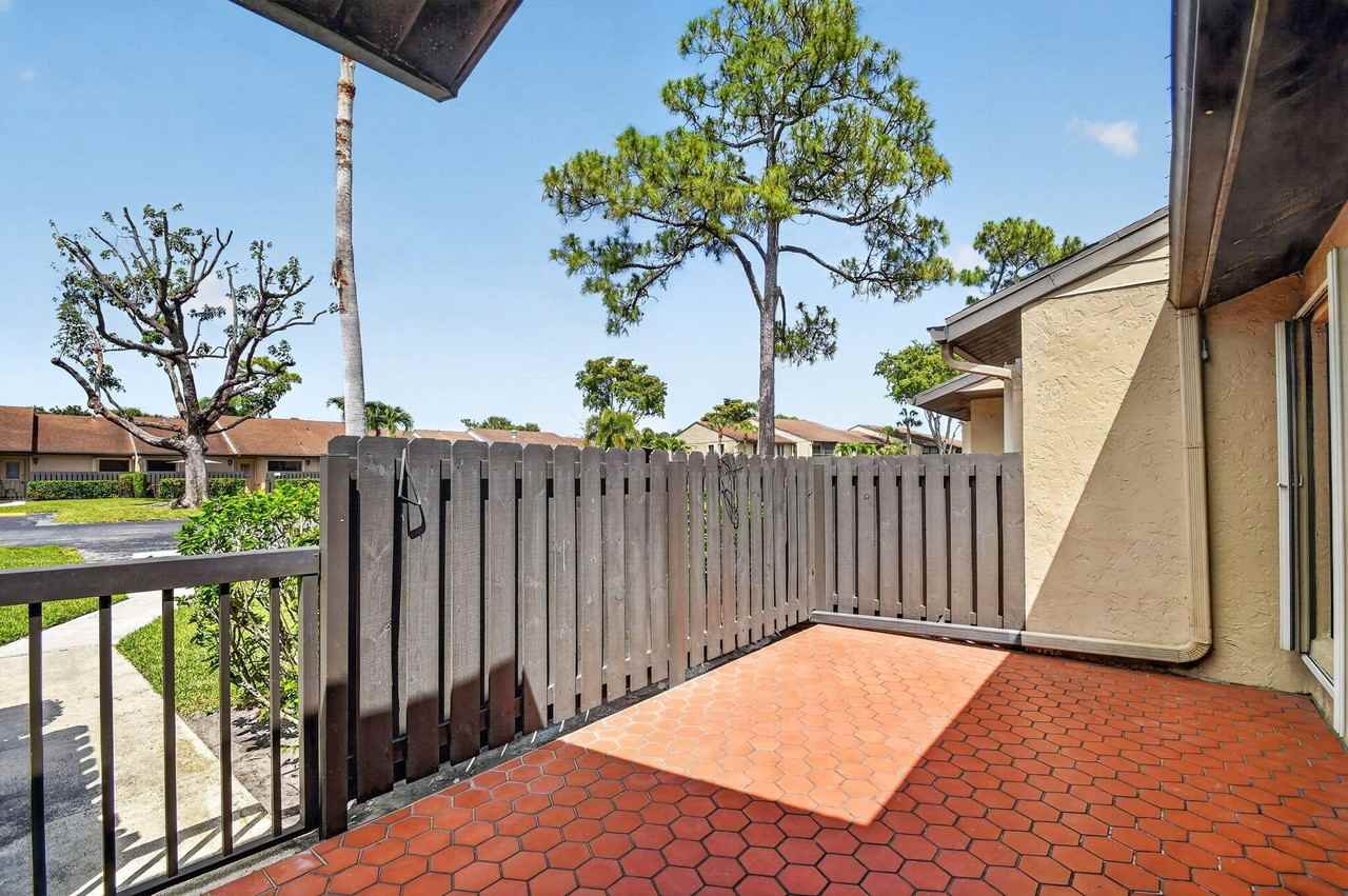 704 Sunny Pine Way #E - Photo 4 of 46