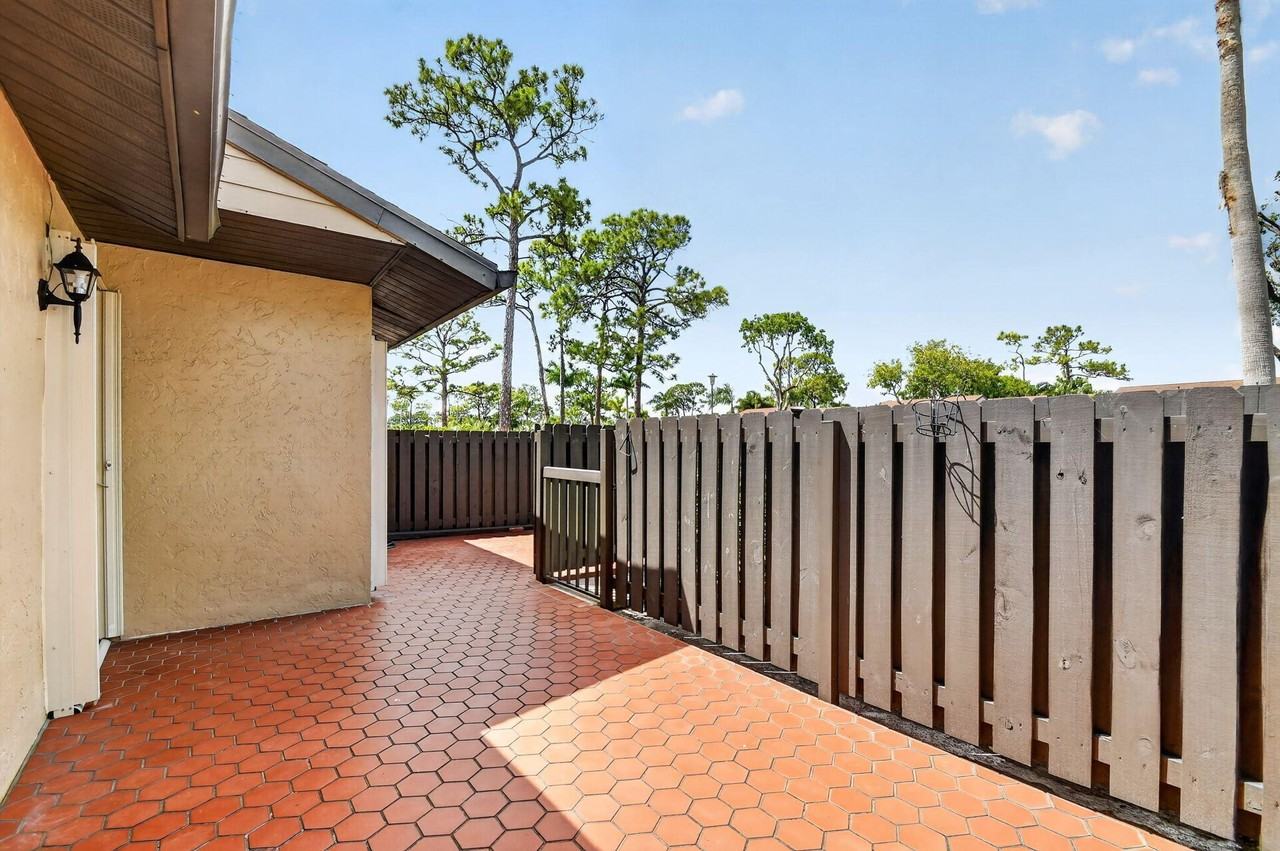 704 Sunny Pine Way #E - Photo 5 of 46