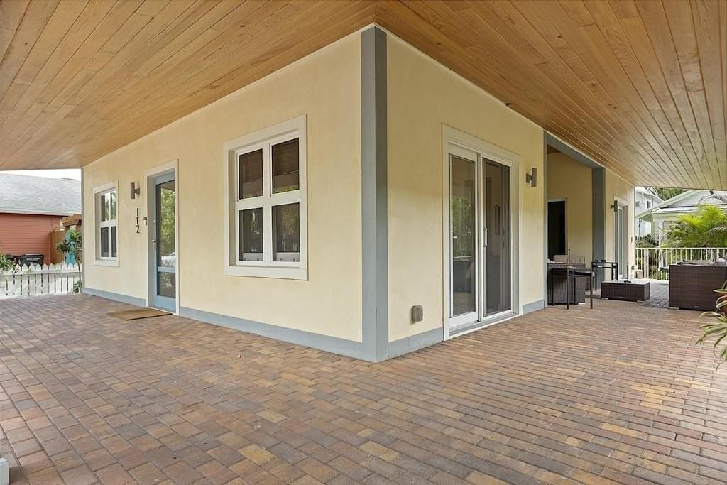 112 S J St - Photo 2 of 29