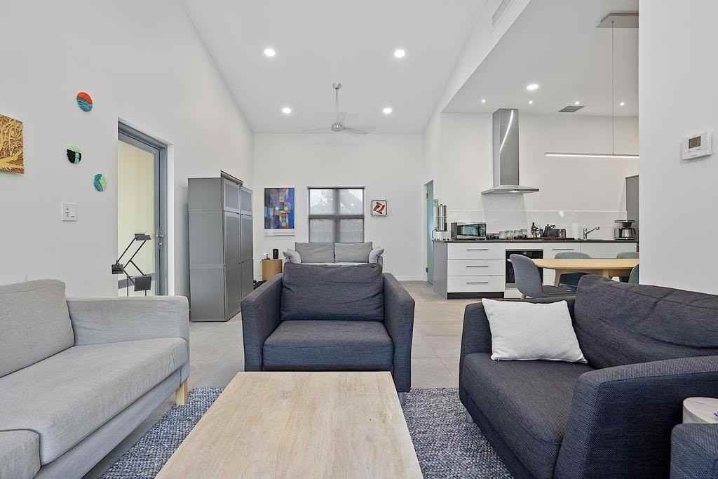 112 S J St - Photo 3 of 29