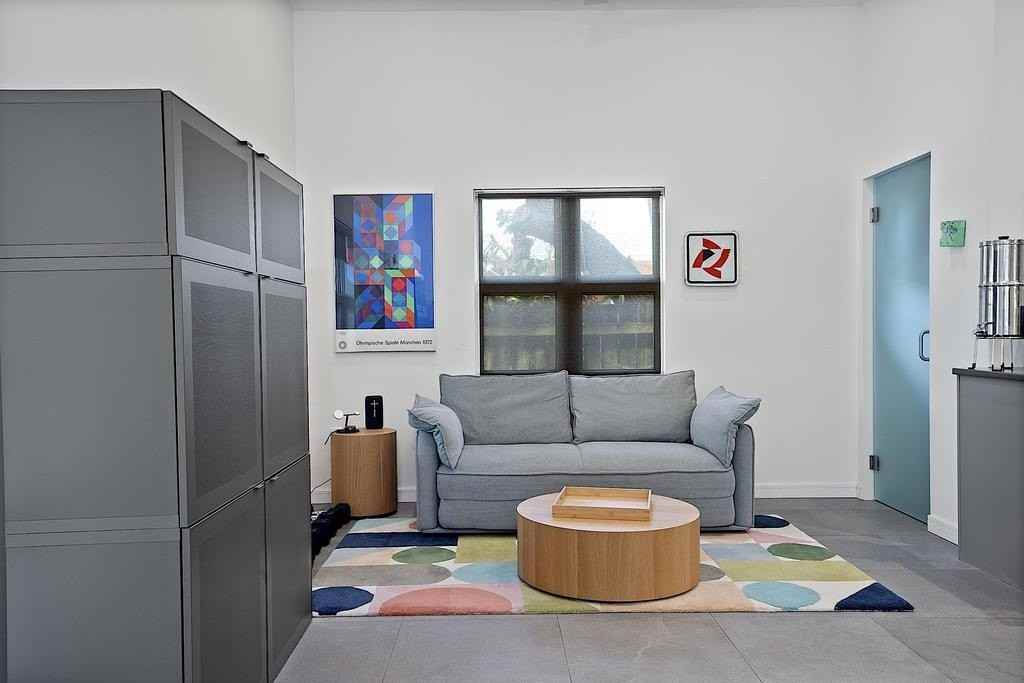 112 S J St - Photo 5 of 29