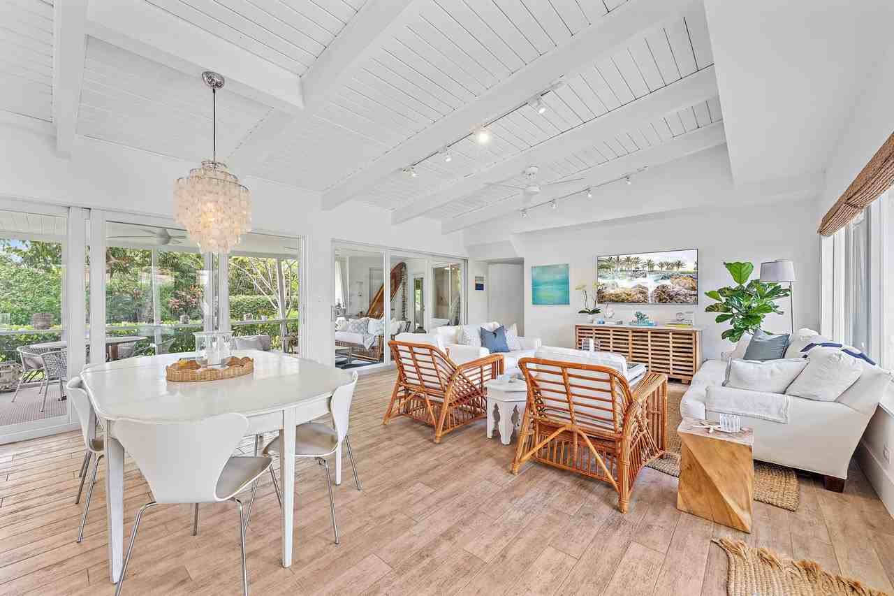 145 Beacon Ln - Photo 3 of 43