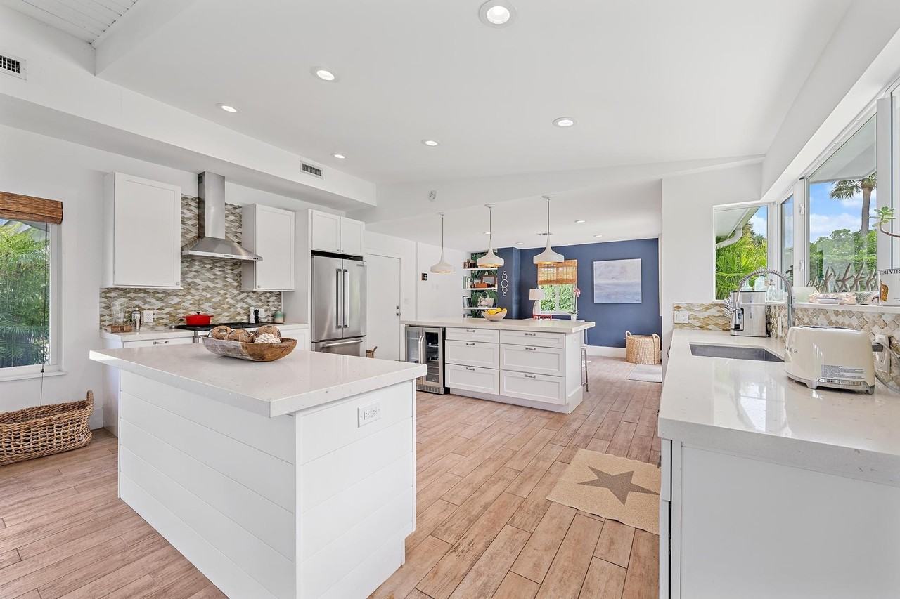 145 Beacon Ln - Photo 4 of 43