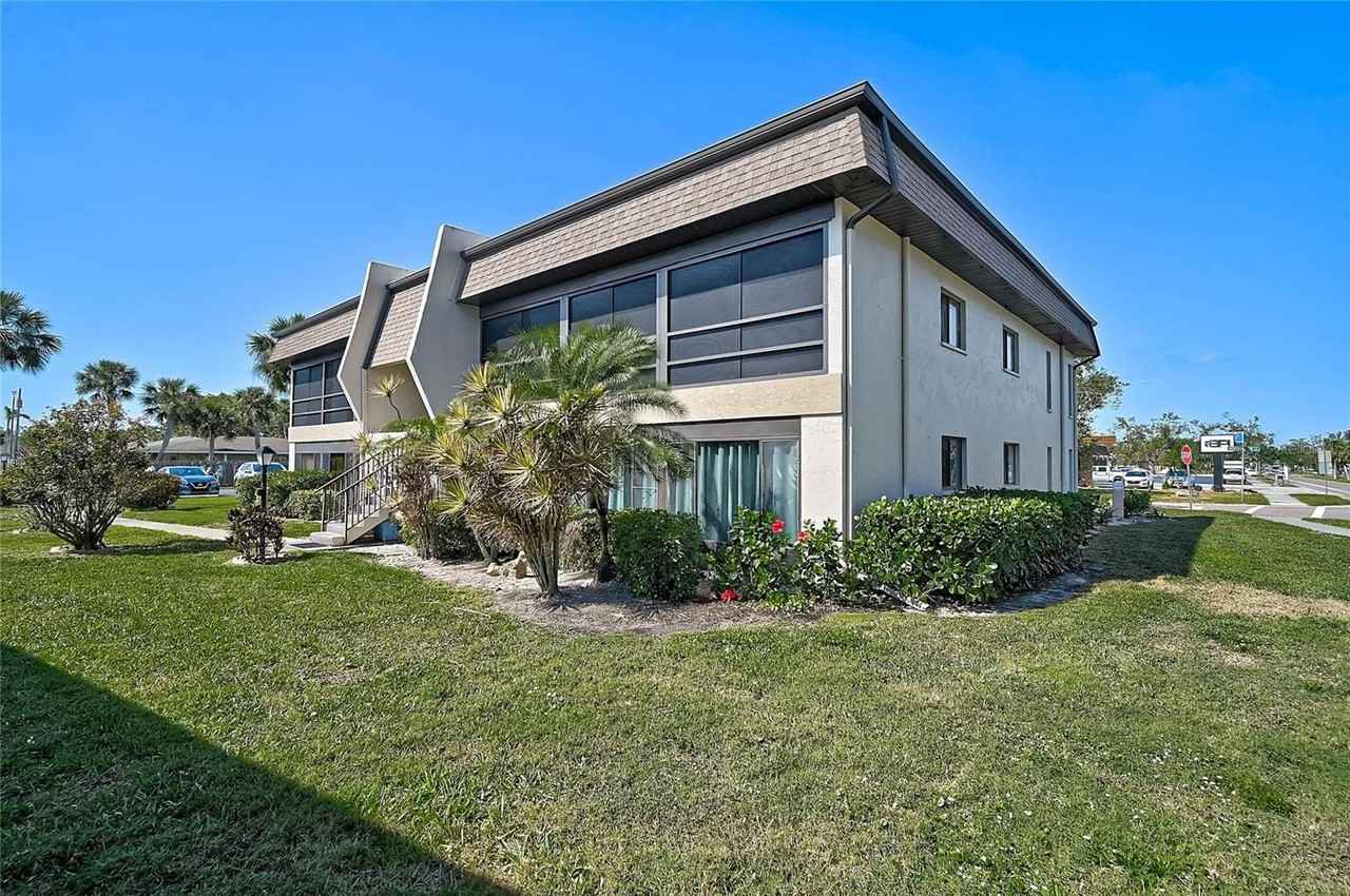 1697 Northampton St #1699D - Photo 2 of 37