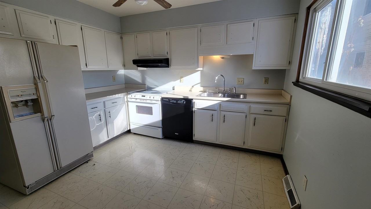 4015 Claire St - Photo 6 of 24