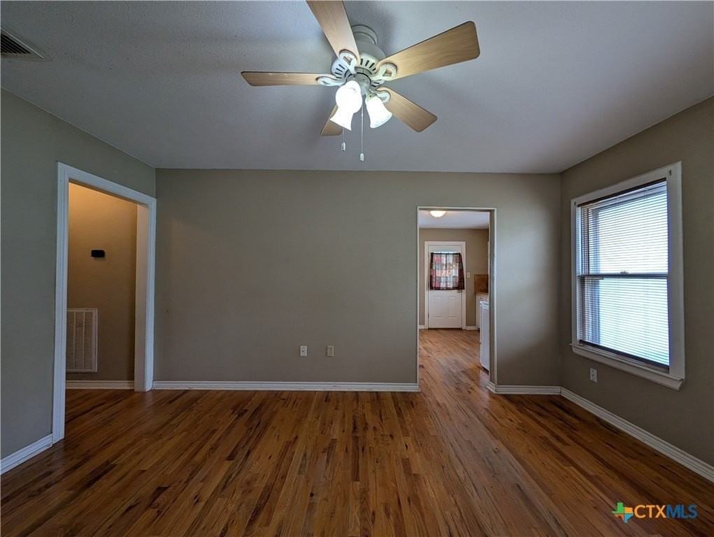 1185 W Mill St - Photo 3 of 46