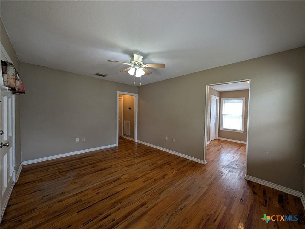 1185 W Mill St - Photo 4 of 46