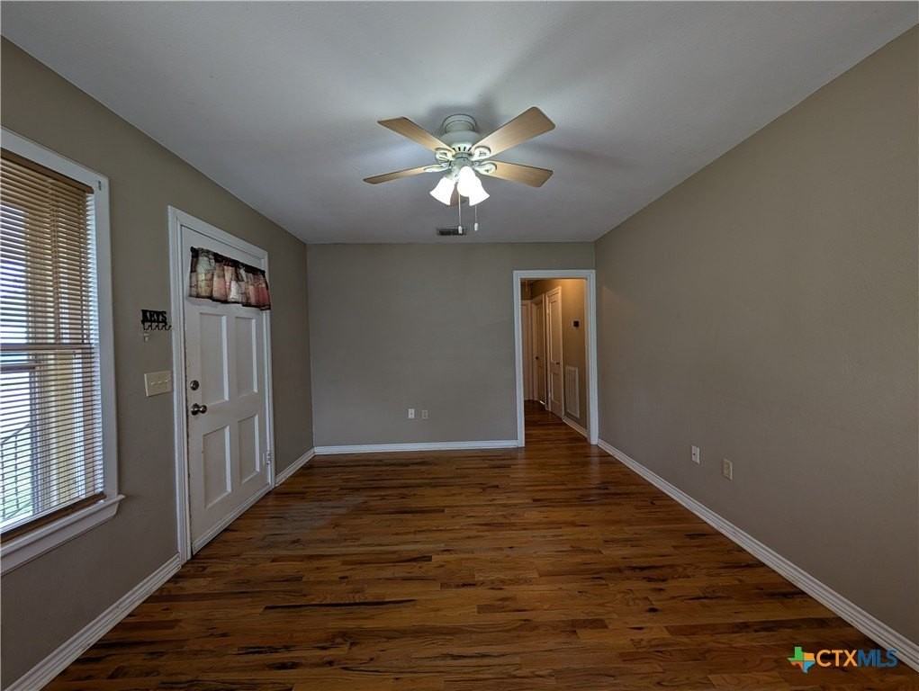 1185 W Mill St - Photo 5 of 46