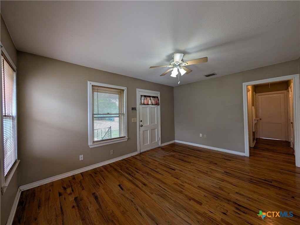 1185 W Mill St - Photo 6 of 46