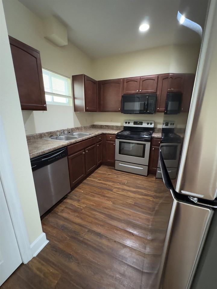 1846 Belle Vue Way Apt 2 #2 - Photo 2 of 15