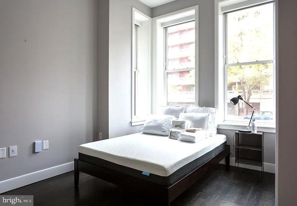 819 6th St Nw #1ROOMELM - Photo 3 of 9