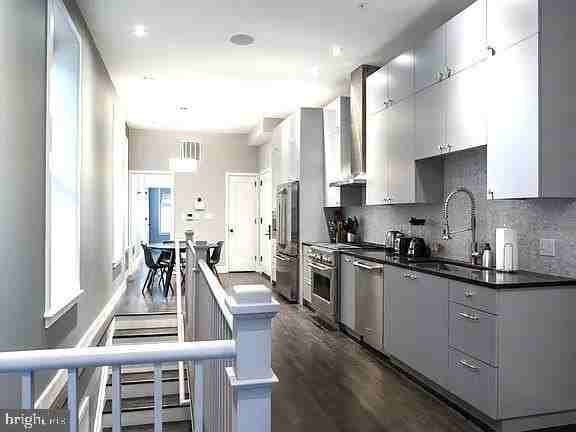 819 6th St Nw #1ROOMELM - Photo 6 of 9