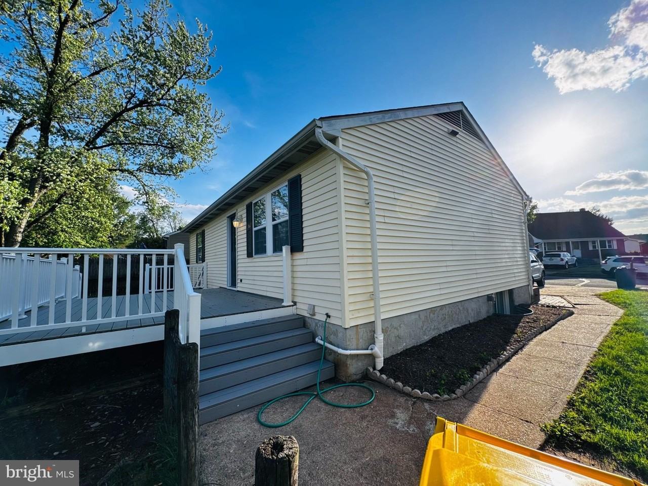 1242 Cedarcliff Dr - Photo 2 of 20