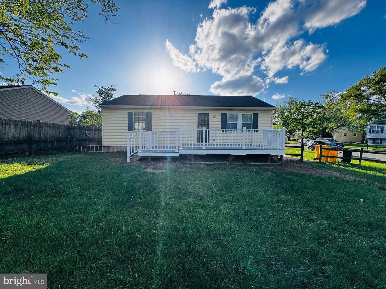 1242 Cedarcliff Dr - Photo 4 of 20