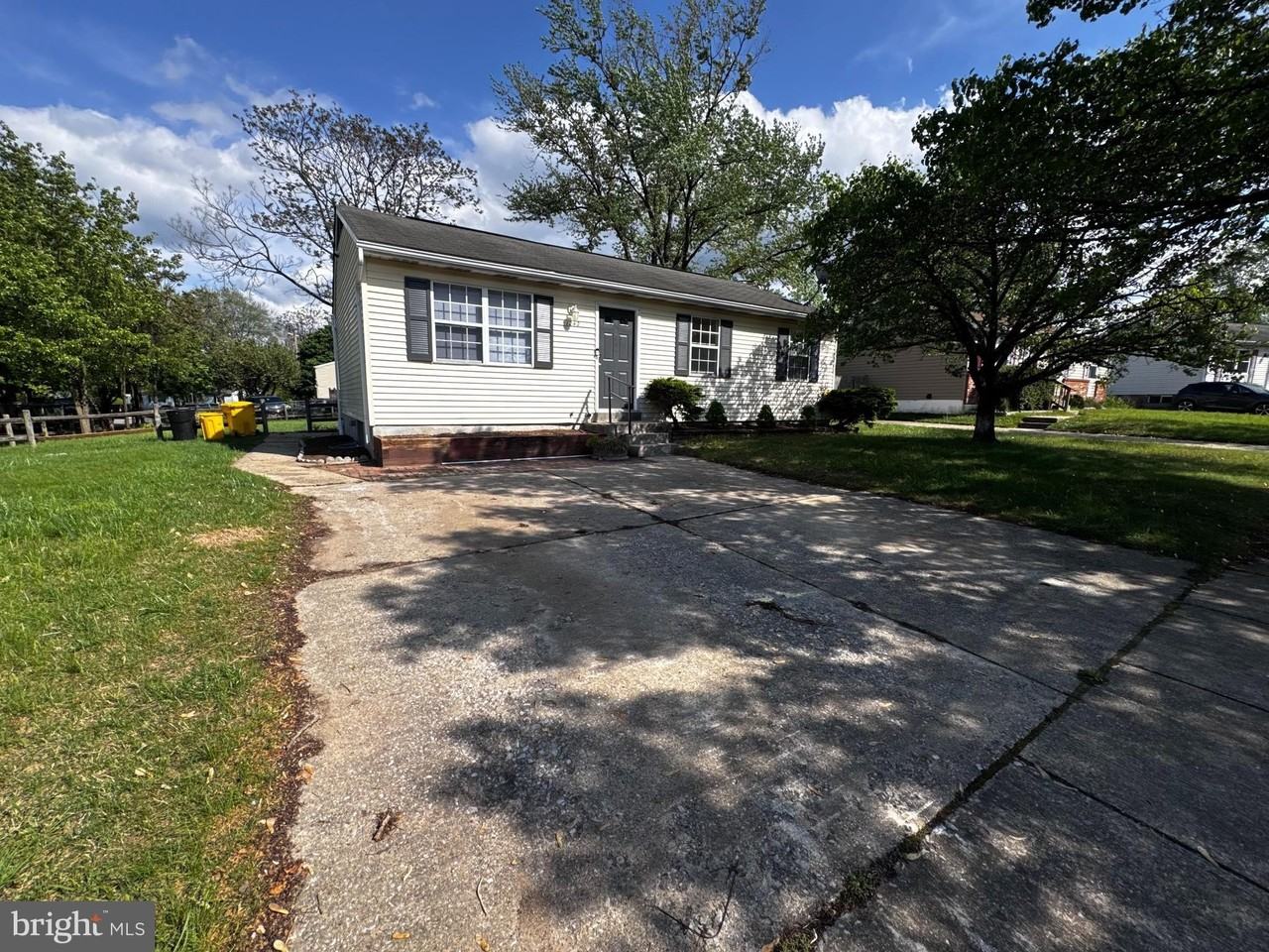 1242 Cedarcliff Dr - Photo 7 of 20