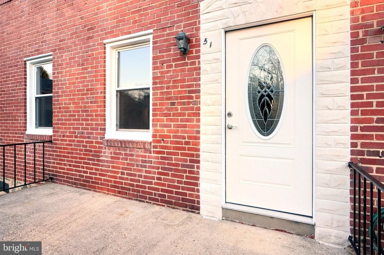 51 Briarwood Rd - Photo 3 of 25