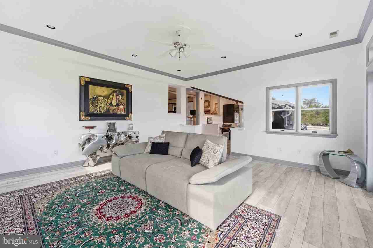 11641 Glen Rd - Photo 4 of 40