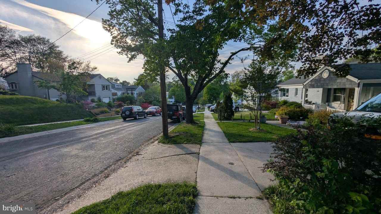 2709 Navarre Dr - Photo 3 of 28