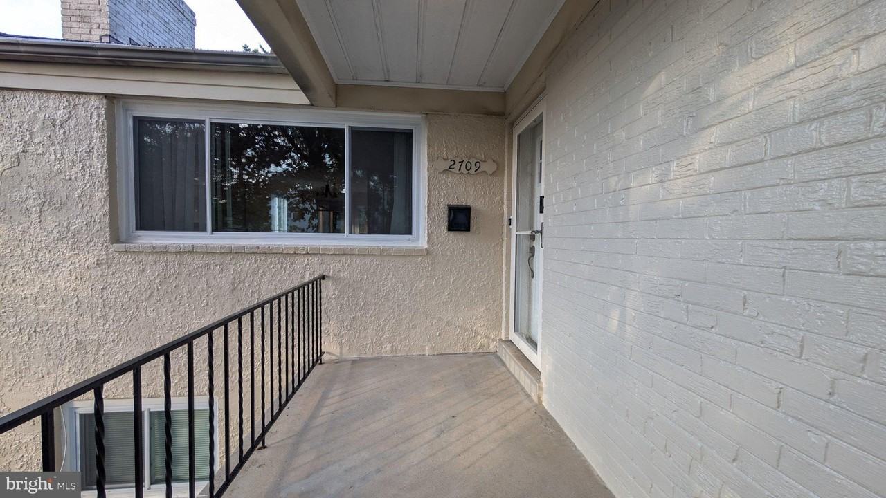 2709 Navarre Dr - Photo 4 of 28