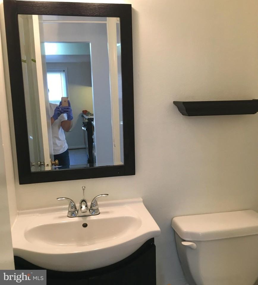 8014 Lakecrest Dr - Photo 5 of 10