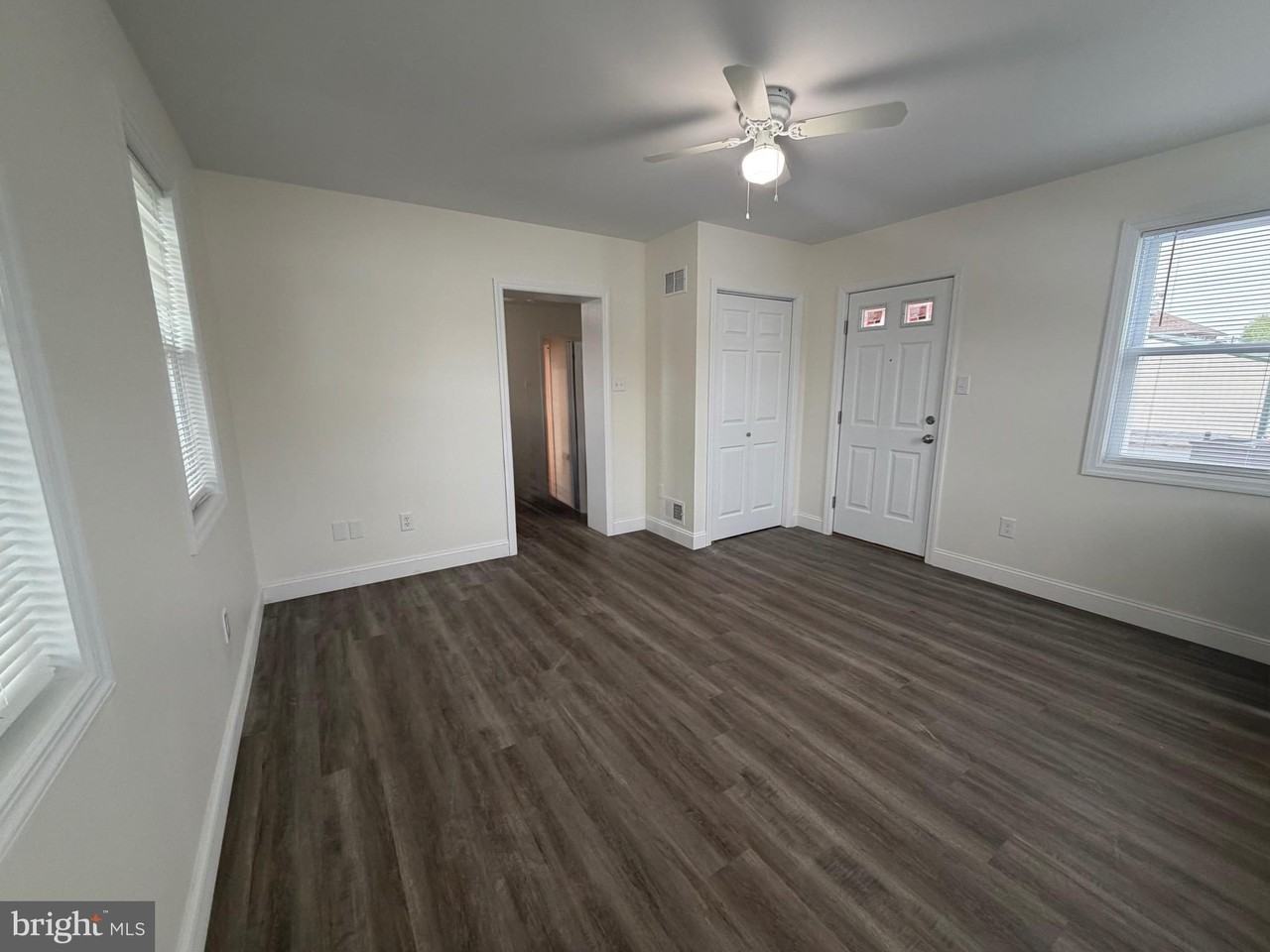 196 N Broadway #6 - Photo 2 of 12