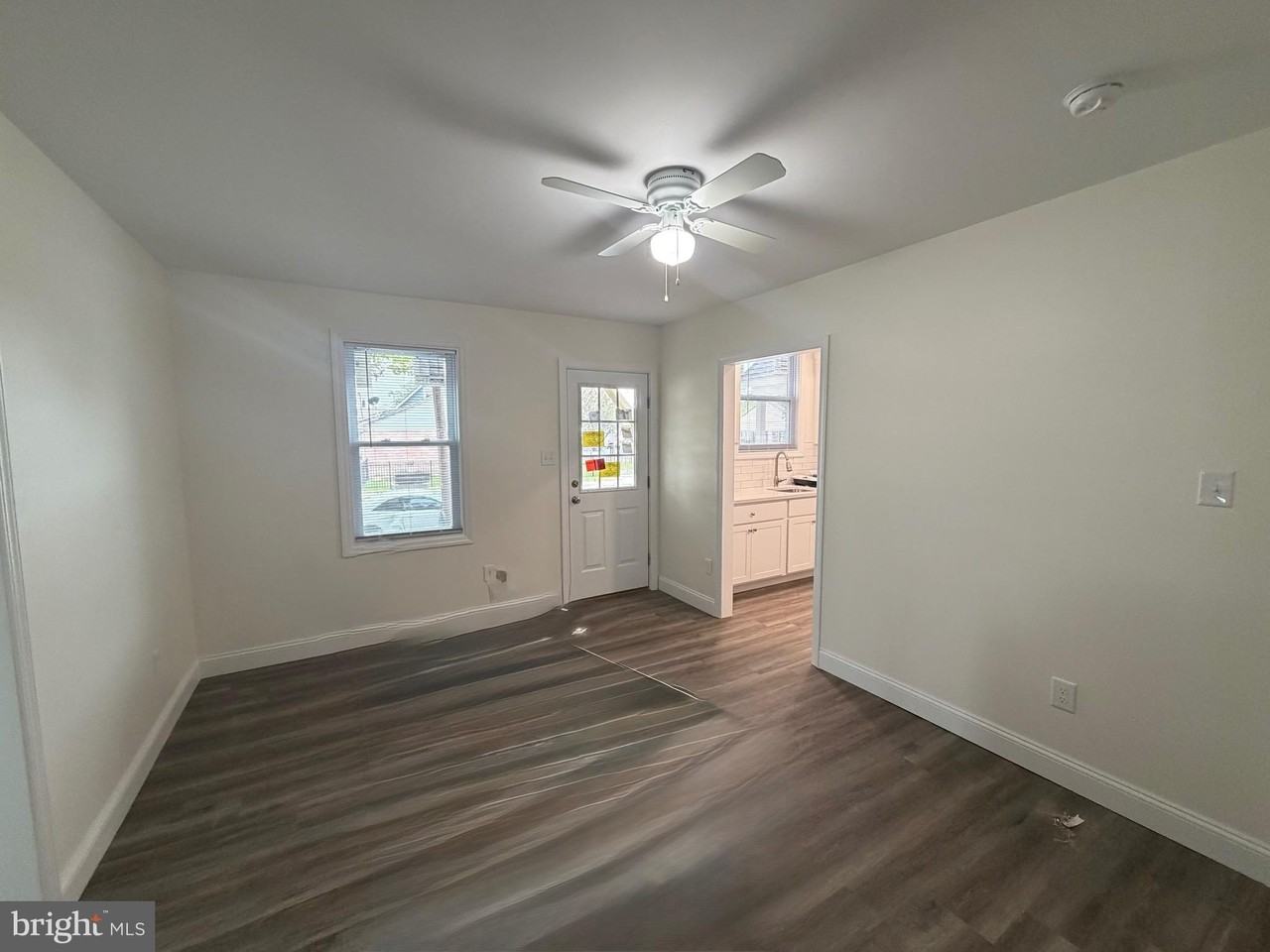 196 N Broadway #6 - Photo 3 of 12