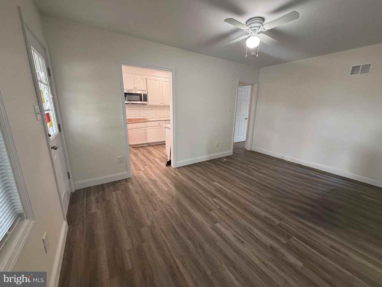 196 N Broadway #6 - Photo 4 of 12