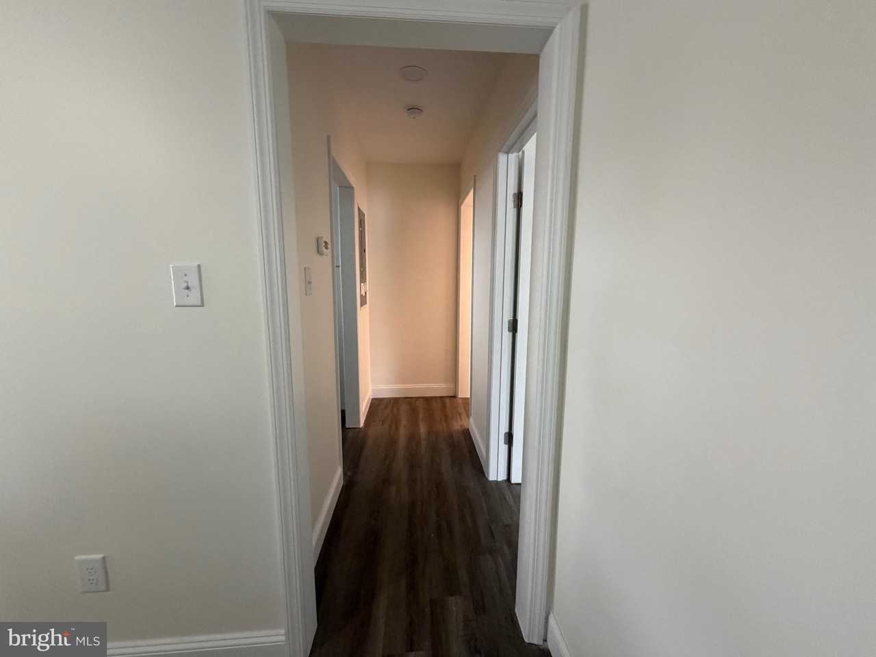 196 N Broadway #6 - Photo 7 of 12